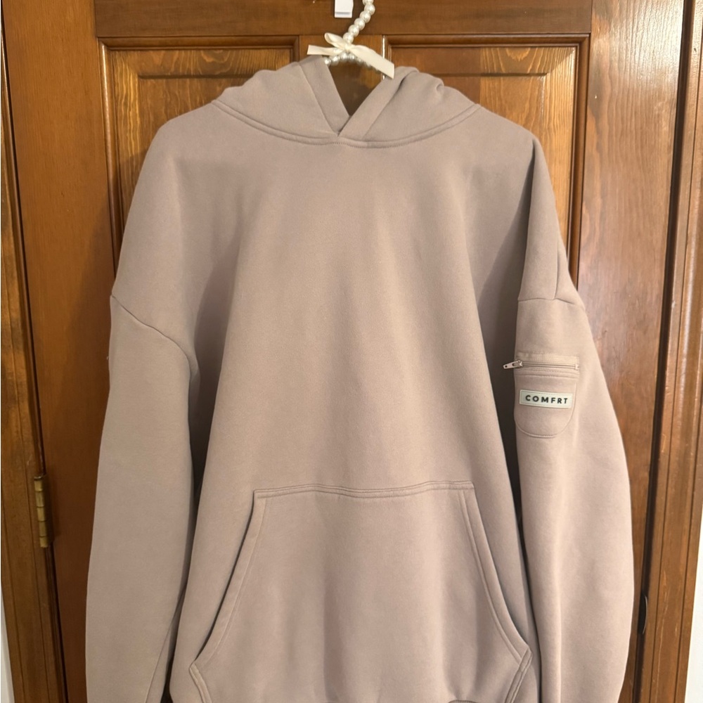 Comfrt Travel Essentials Hoodie in “Bark” 2XL